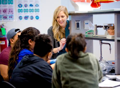 Dr. Aubrey Frantz Teaching Students in an Anatomy-Physiology Lab