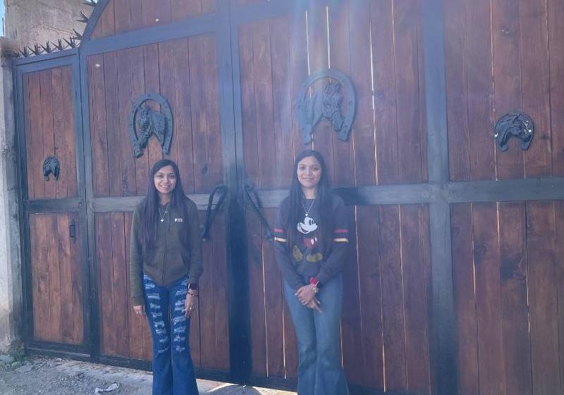 daisy and jazmin Enriquez