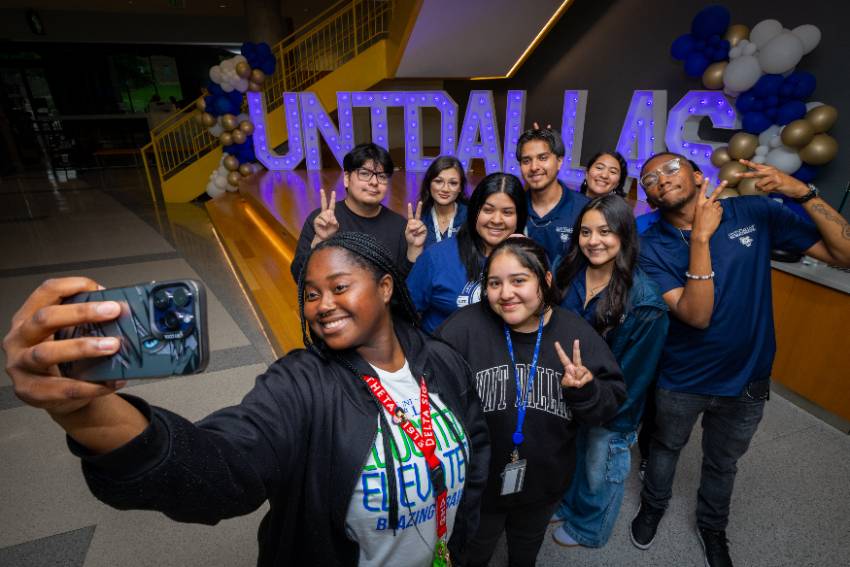 Time for a Selfie at 2025 New Student Orientation