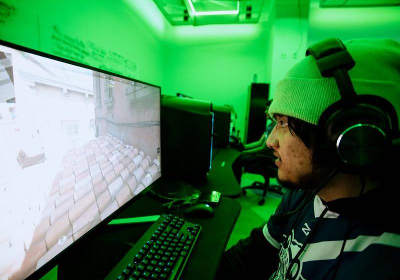 Jonathan Suarez Competing in a Call of Duty Tournament in 2023